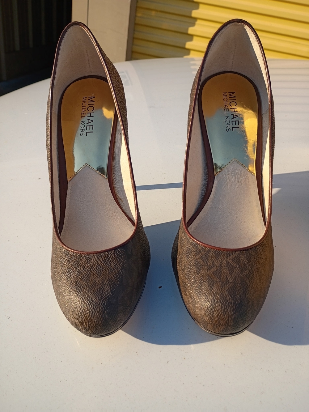 MICHAEL Michael Kors Brown Logo Pump